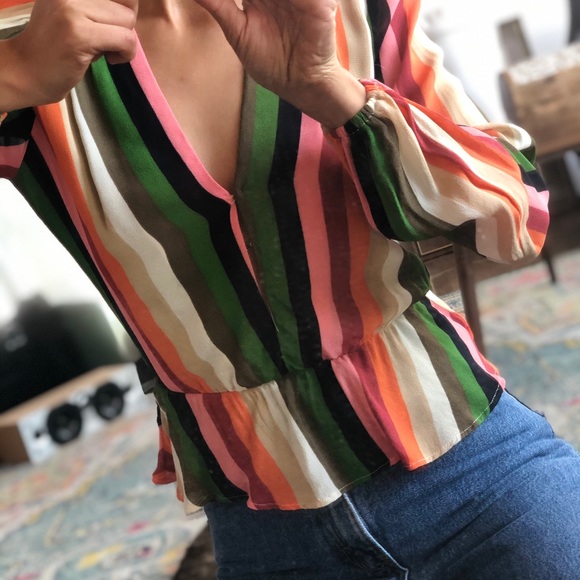🚫SOLD🚫Reformation Rainbow 🌈 Blouse xs dry - Picture 4 of 4
